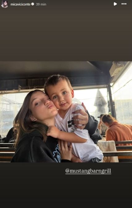 La celebración del día del padre de Indiana Cubero y sus hermanas junto a Fabián Cubero y Mica Viciconte