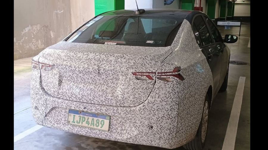 Chevrolet Onix Plus