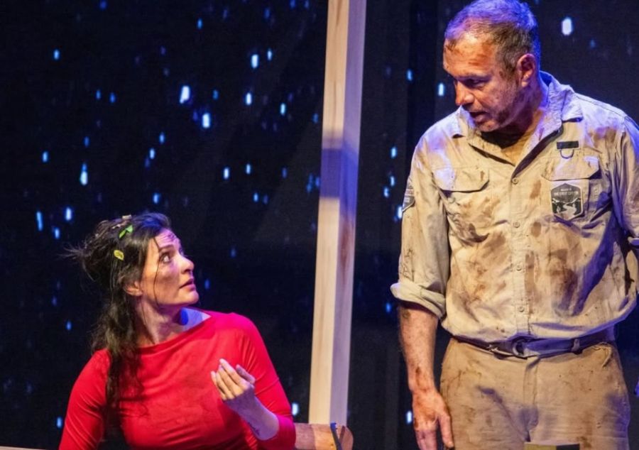Ana María Orozco trabajando con Salvador del Solar