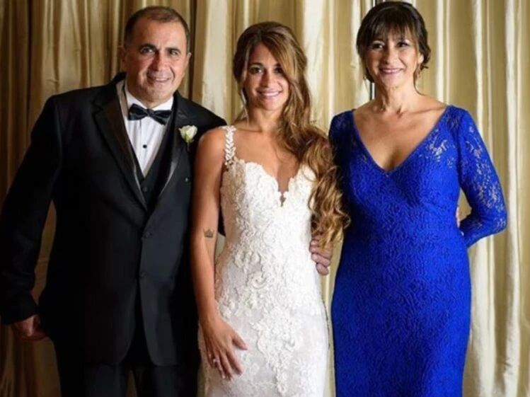 Antonela Roccuzzo y sus padres