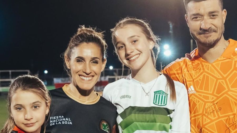 Sin redes sociales y lejos de la fama, así crecen las hijas de Soledad Pastorutti, Antonia y Regina