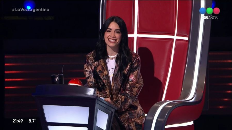 Duelo de looks: Soledad Pastorutti y Lali Espósito brillan en el estreno de La Voz