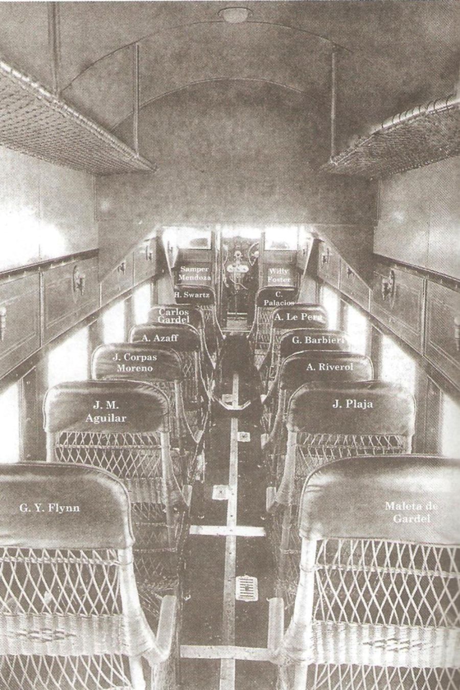 Interior avión Gardel 
