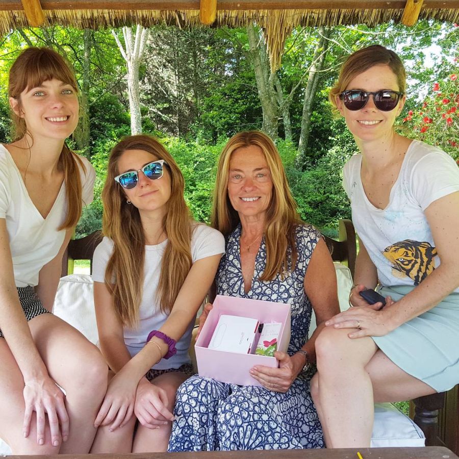 Trillizas de Oro, María Eugenia, Geñi Laprida