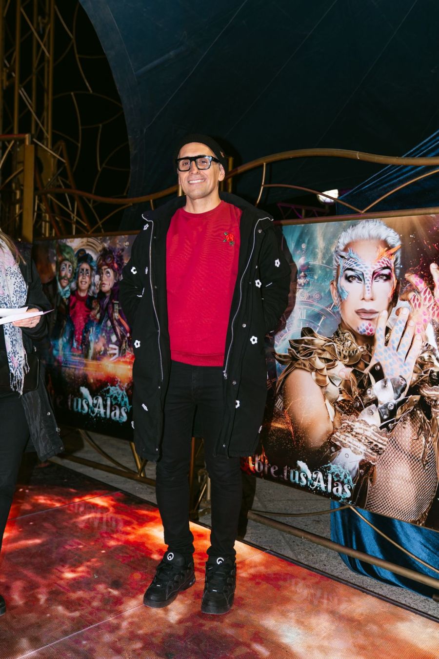 El look de los famosos para una noche de circo / Créditos: Joynix Media