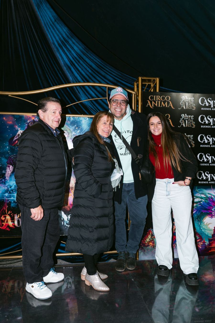El look de los famosos para una noche de circo / Créditos: Joynix Media