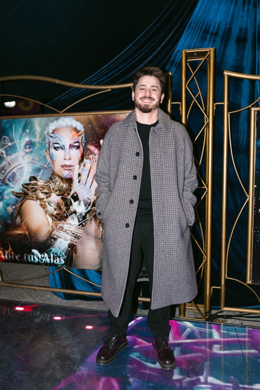El look de los famosos para una noche de circo / Créditos: Joynix Media