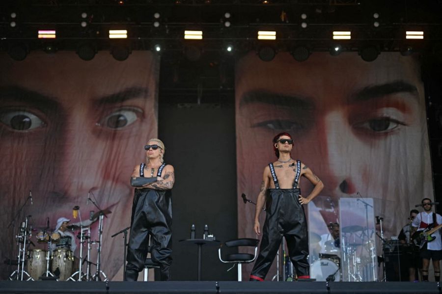 PACOAMOROSOCATRIELglastonbury