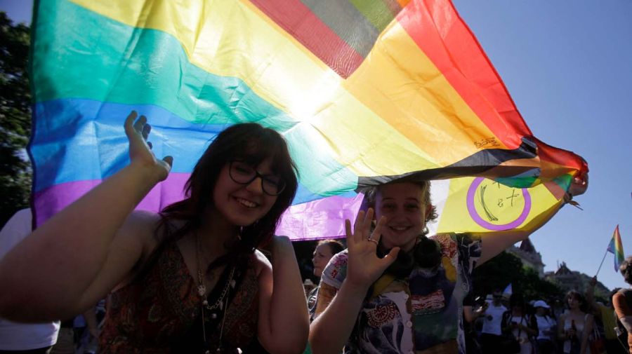 La marcha del orgullo convocó a una multitud en Budapest, desafiando al gobierno de Orban.