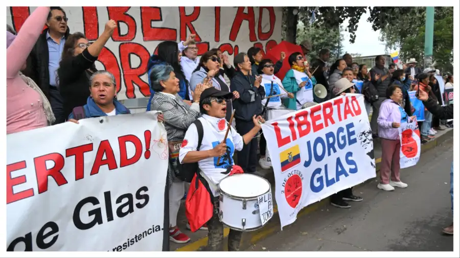 Manifestación a favor de Jorge Glass