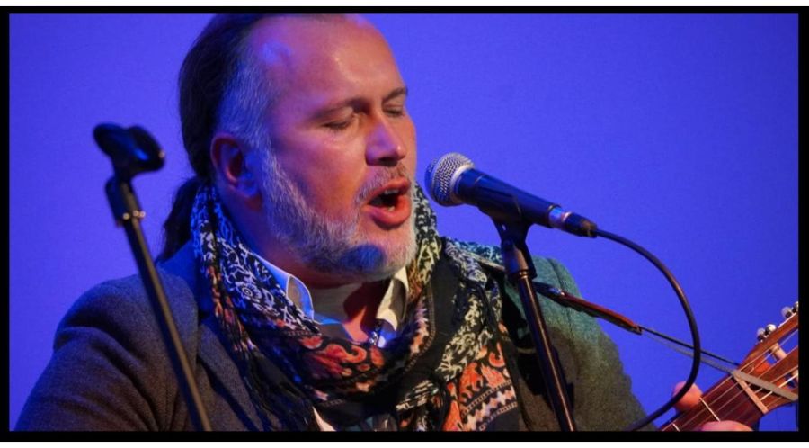 Diego Merino el cantante de culto que representa Renato Papiccio tras décadas de trayectoria se encuentra en su mejor momento artístico
