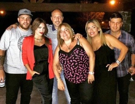 Lali Espósito junto a su familia
