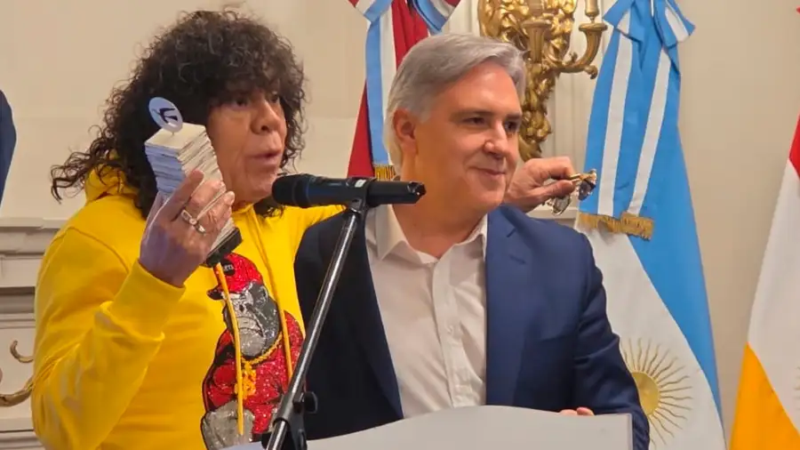 Carlos Jiménez junto a Martín Llaryora