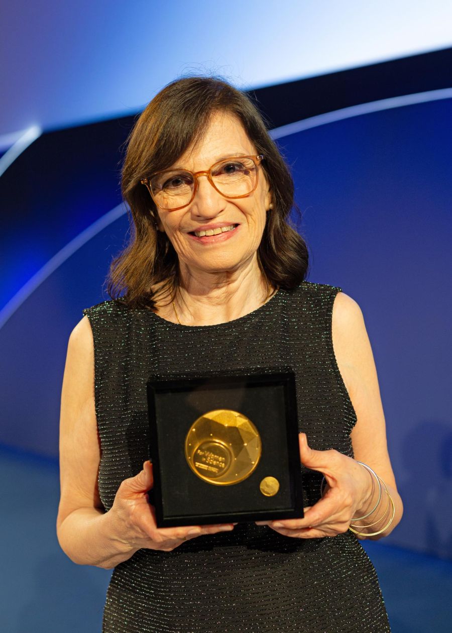 María Teresa Dova Investigadora