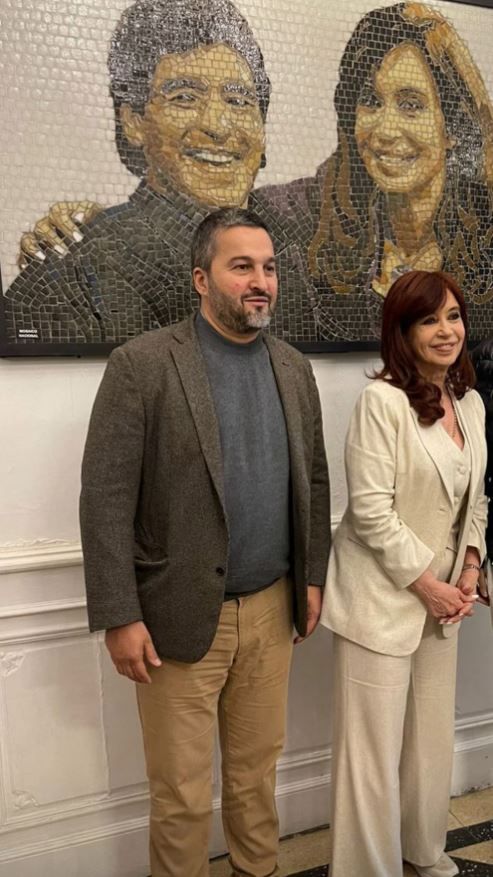 Ariel García Furfaro el 11 de abril de 2024 en el Instituto Patria junto a la expresidente Cristina Fernández de Kirchner