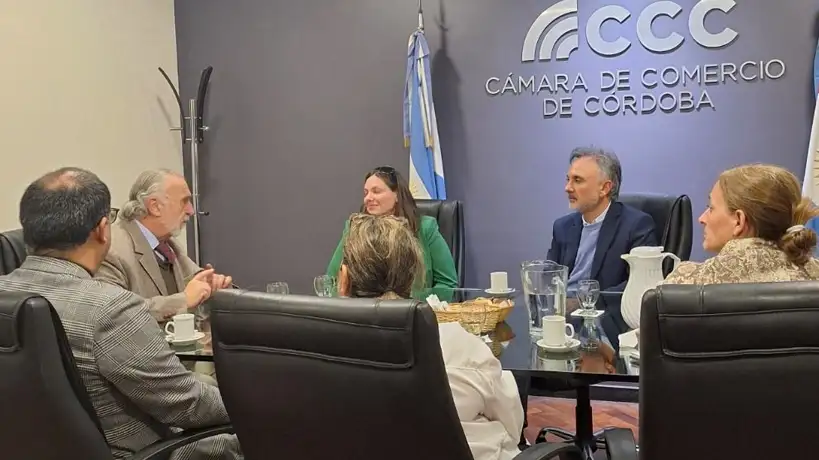 Sebastián Parra junto a Viale en la CCC