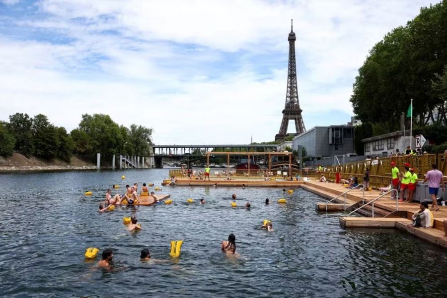 Permiten bañarse en el río Sena por primera vez desde 1923