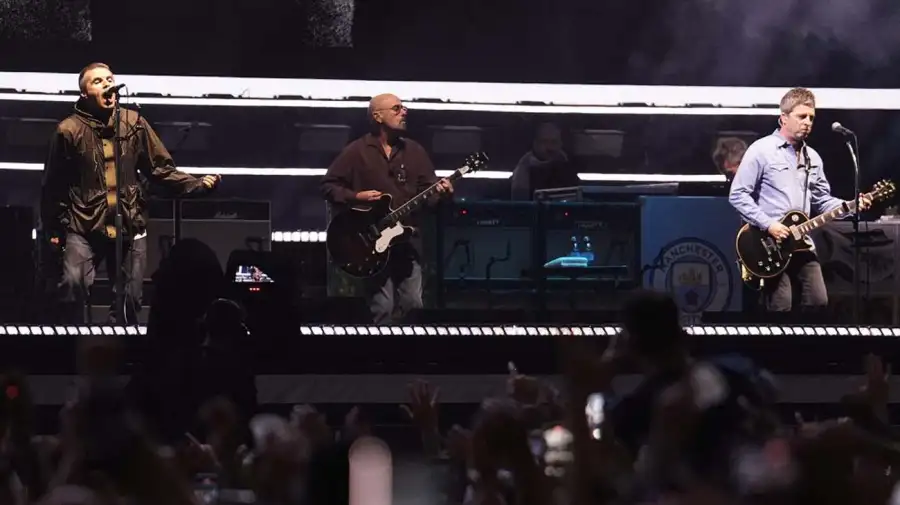 En los dos primeros shows de Oasis, hubo unas 150 mil personas en Cardiff.