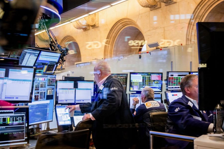 US Stocks Flat As Private Jobs Data Sparks Growth Concerns