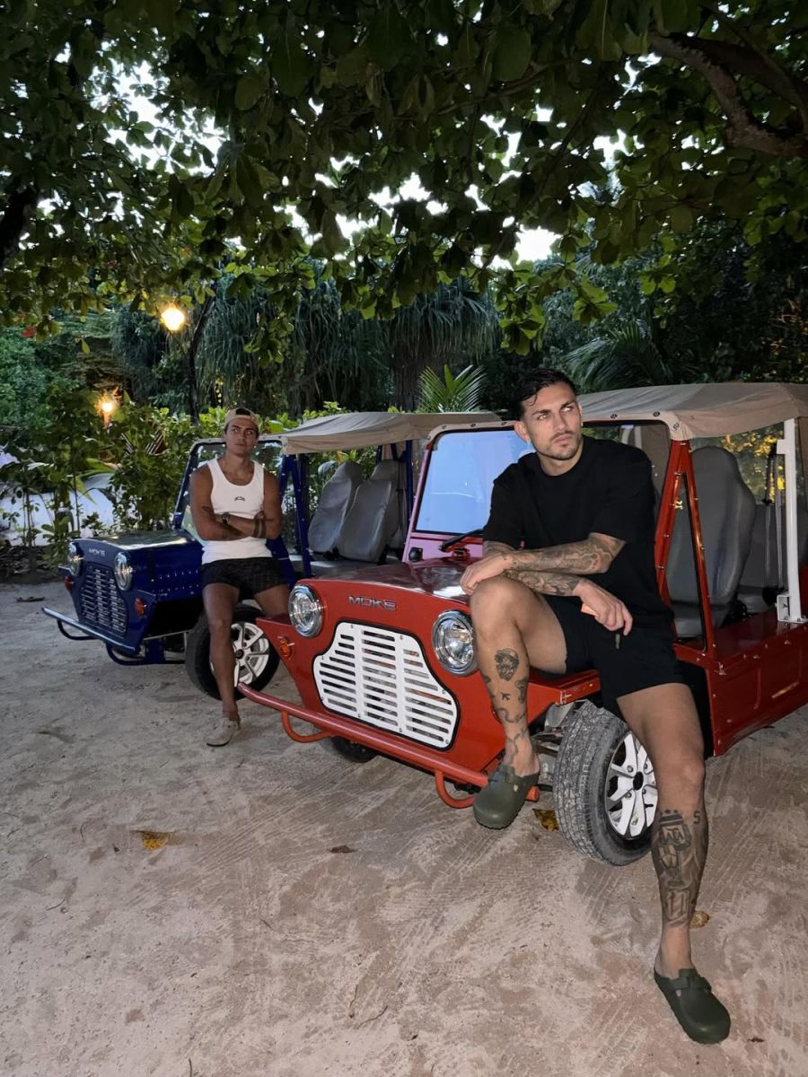 Las vacaciones de Oriana Sabatini, Paulo Dybala, Leandro Paredes y Camila Galante