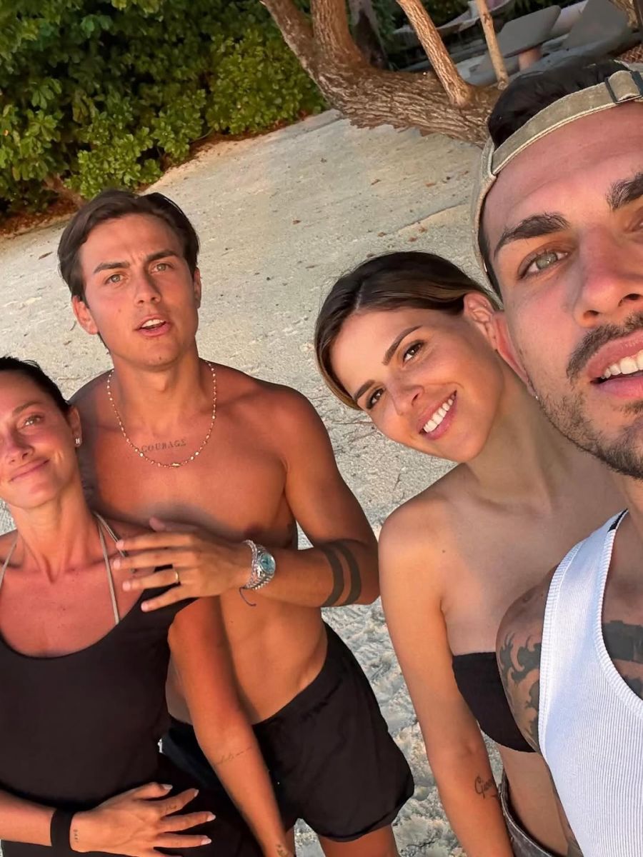 Las vacaciones de Oriana Sabatini, Paulo Dybala, Leandro Paredes y Camila Galante