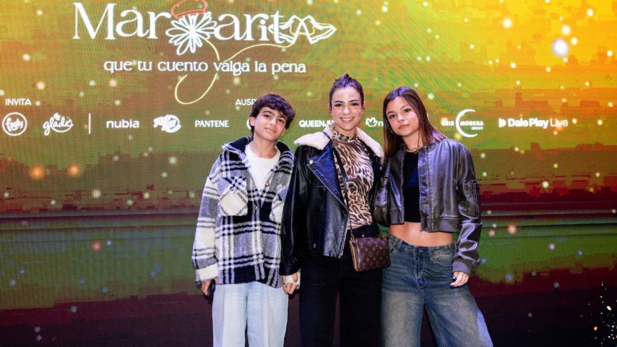 Agustina Cherri y sus hijos, Nilo y Muna