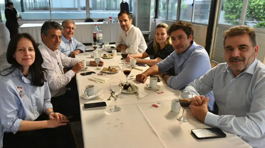 Intendentes del PRO junto a Cristian Ritondo