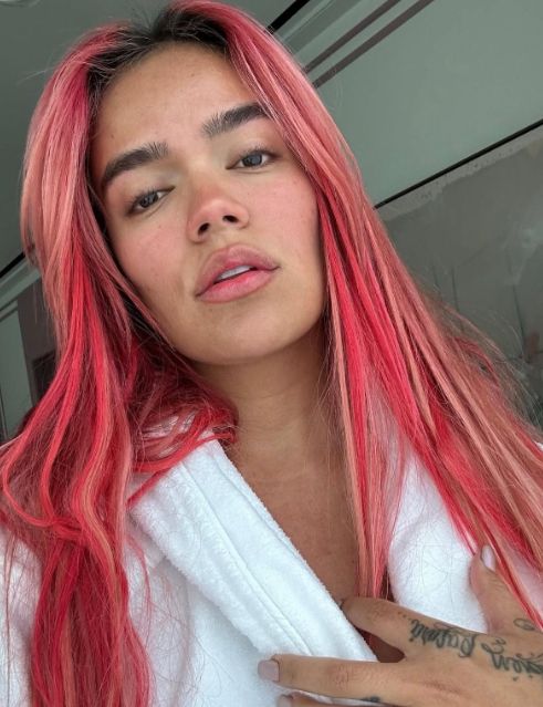 Los diferentes looks de Karol G