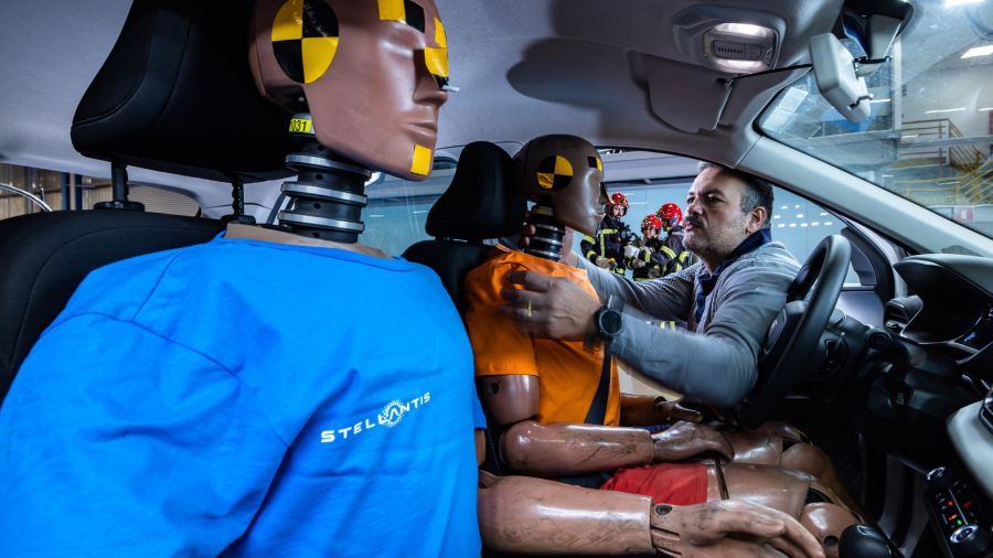 Stellantis inauguró un nuevo centro de pruebas de choque para autos eléctricos e híbridos