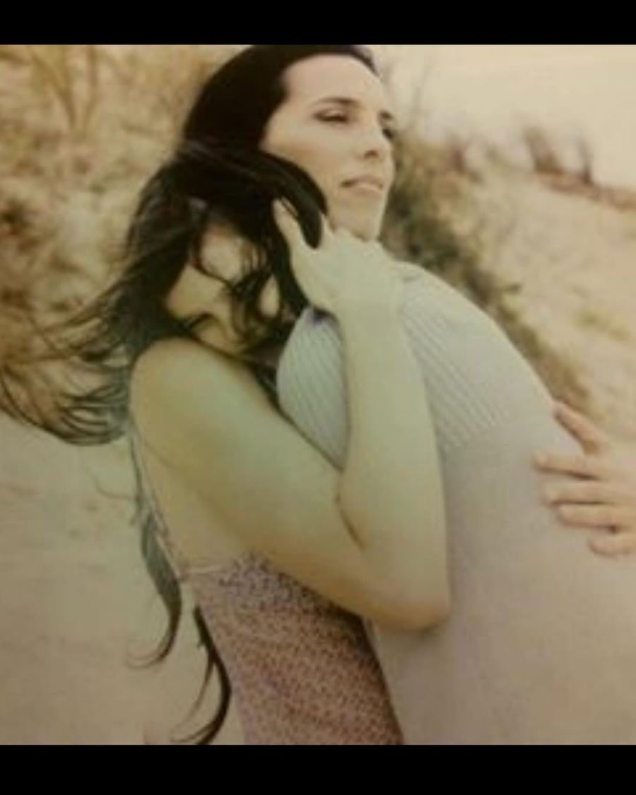 Juanita Tinelli, Paula Robles