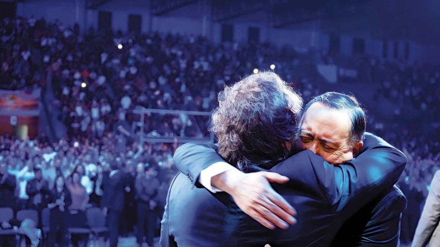 Los negocios del pastor de Milei
