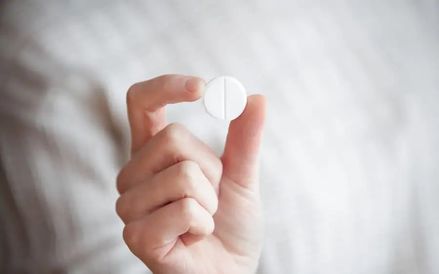 aspirina para limpiar la ropa blanca