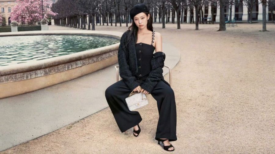 JENNIE protagoniza la precoleccion 25FW de Chanel