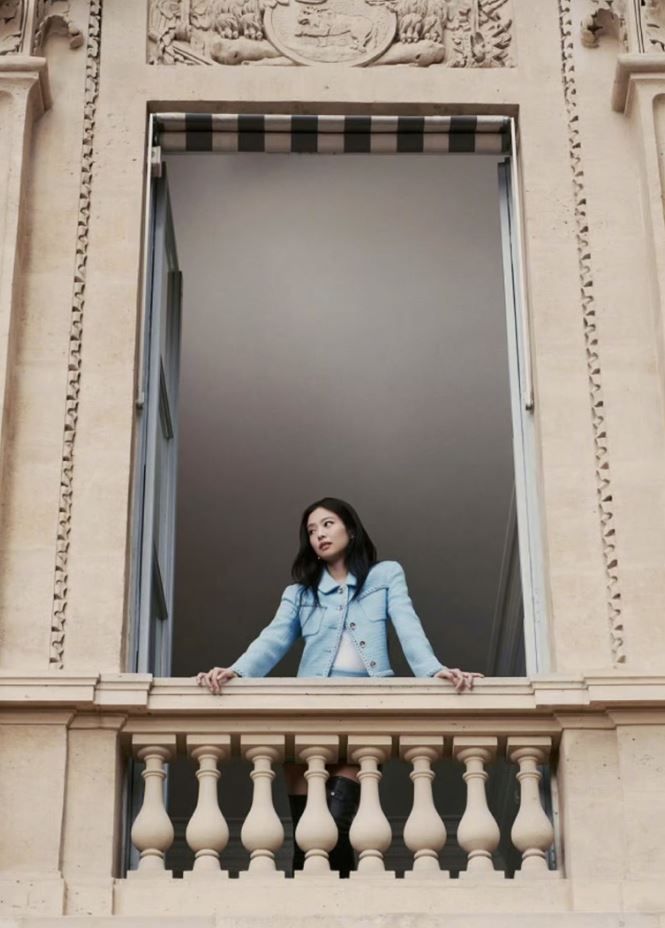 JENNIE protagoniza la precoleccion 25FW de Chanel