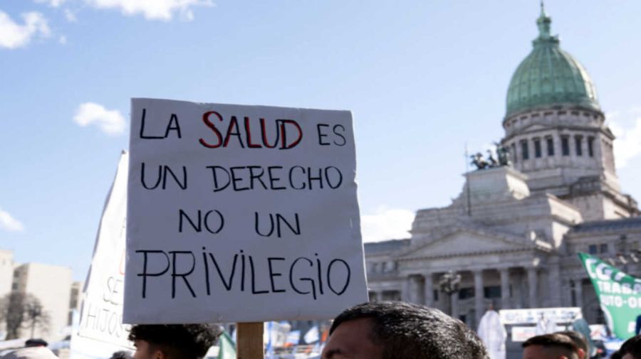 Marcha de los trabajadores y médicos del Garrahan 209250717