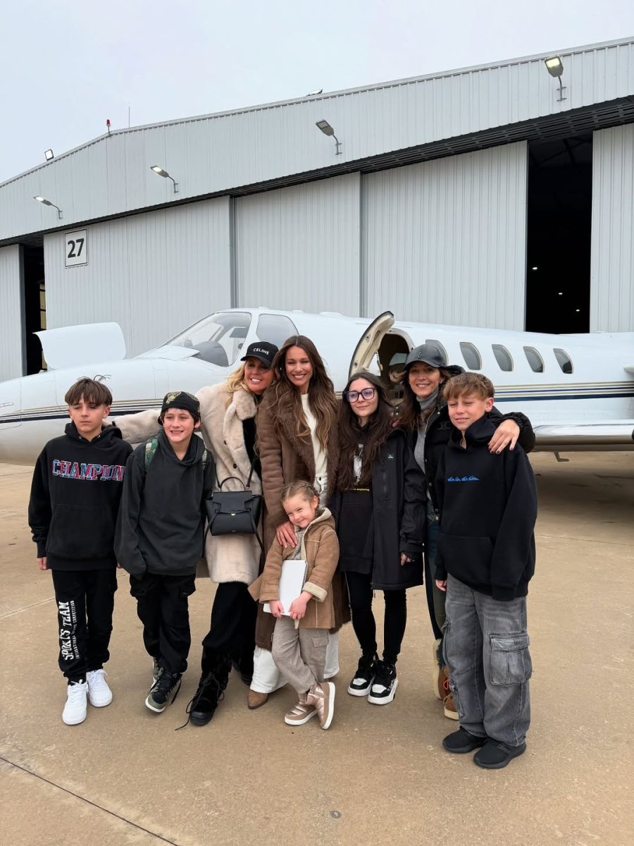 Pampita y sus hijos