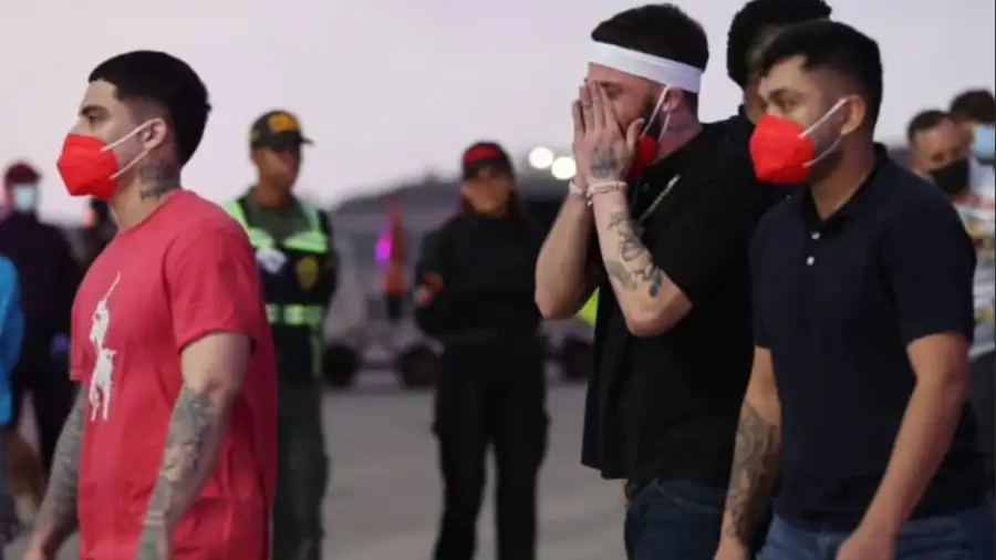 Venezolanos liberados por Estados Unidos llegando a Caracas.