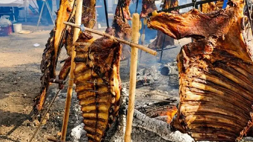 Carne a la estaca en Tanti