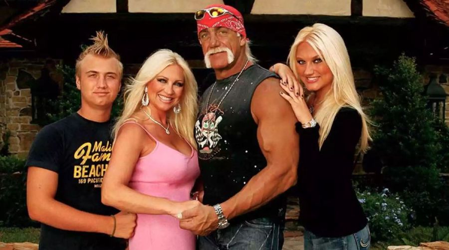 Nick, Linda, Hulk y Brooke Hogan en el reality Hogan Knows Best