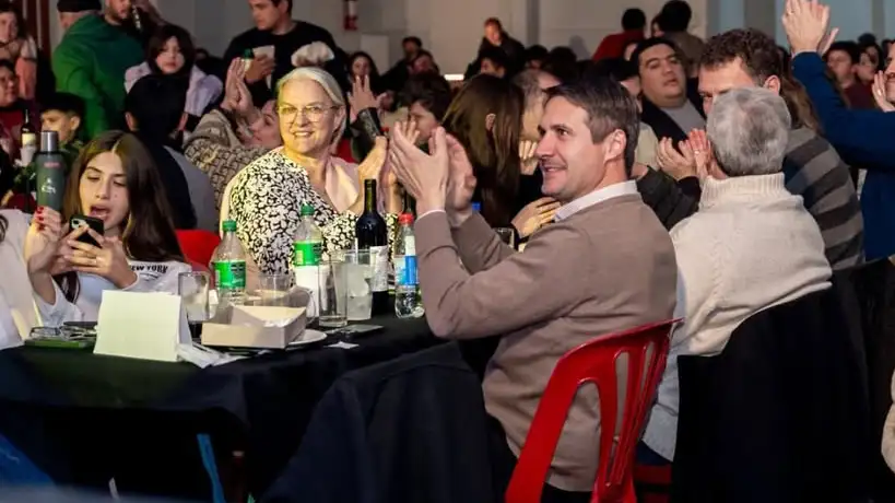 Cavigliasso aplaude en una cena con vecinos