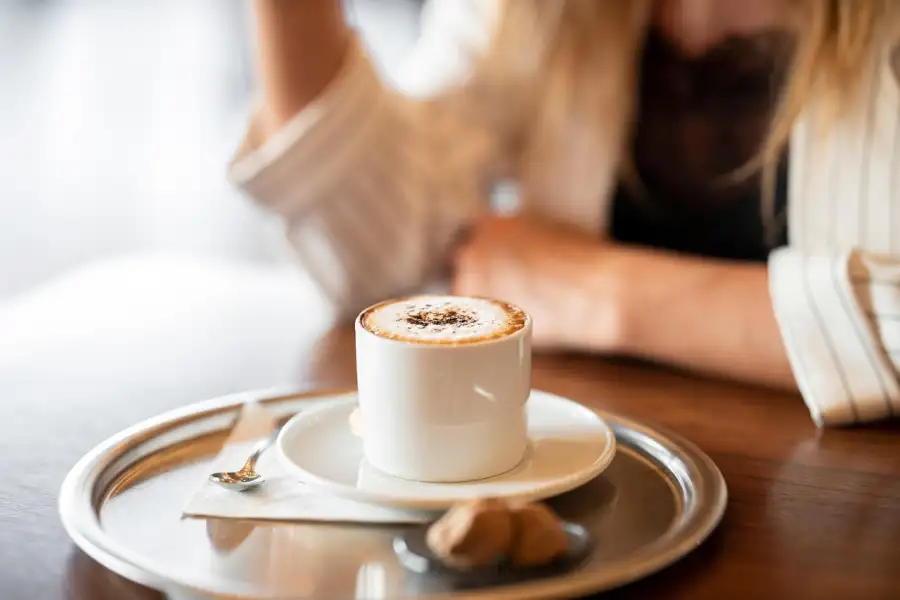 café