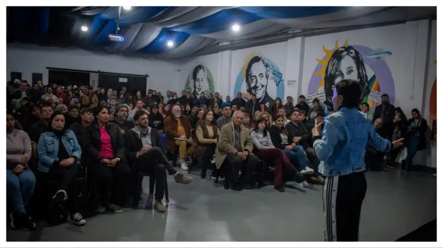 Mayra Mendoza en campaña