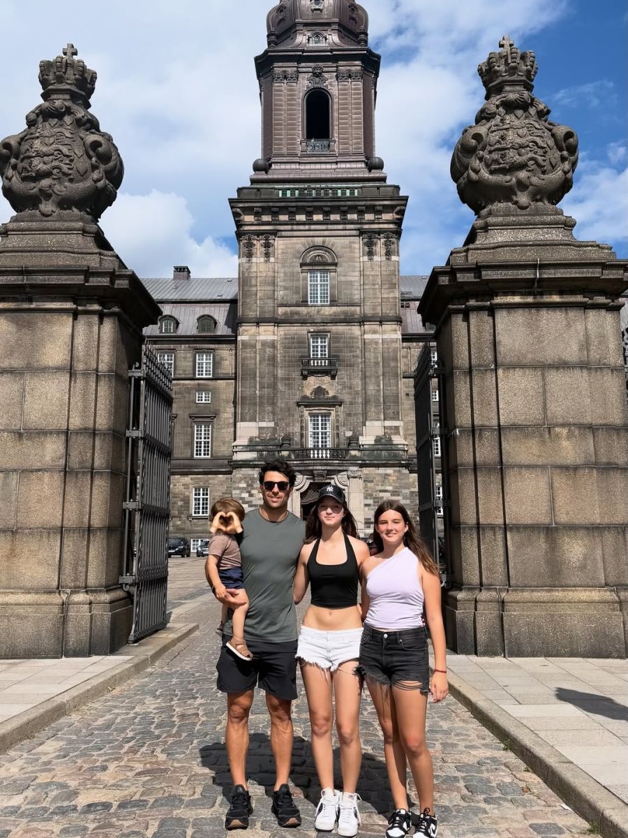 Nicole Neumann y su viaje en familia a Europa