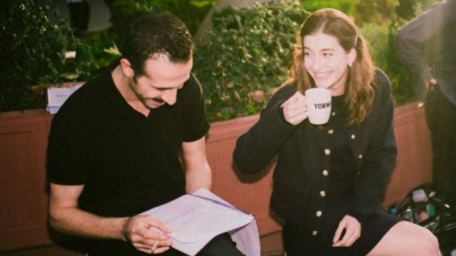 Beril Pozam y Ersin Arici en el set