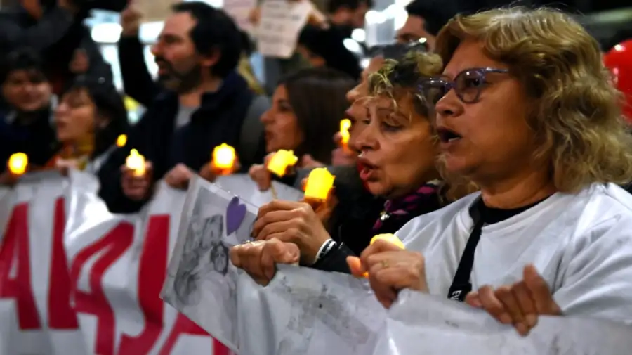 20250731 Marcha de velas de trabajadores del Hospital Garrahan