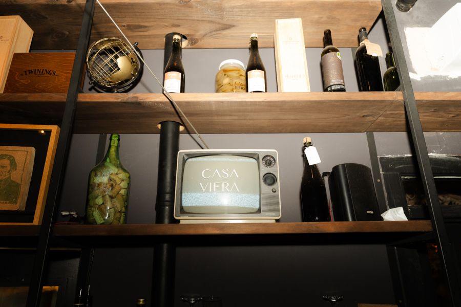 Colonia: Al otro lado del río