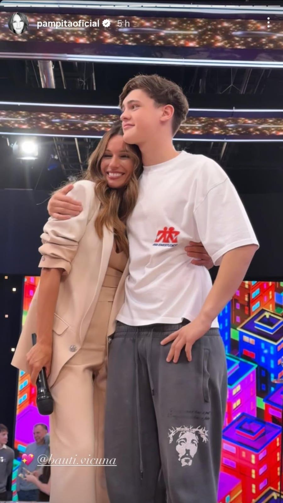 Así fue el primer programa de Pampita en Los 8 Escalones: debut televisivo, emoción y Bautista Vicuña como invitado de lujo