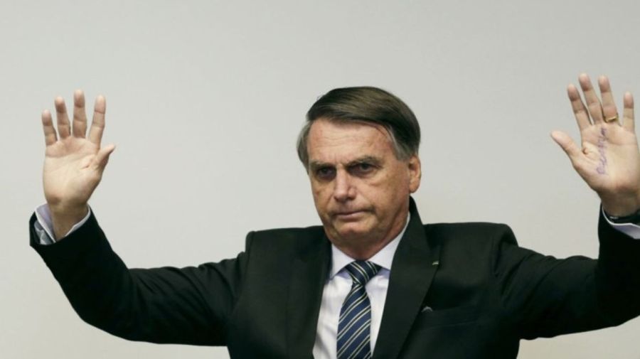 Jair Bolsonaro afronta arresto domiciliario total por 