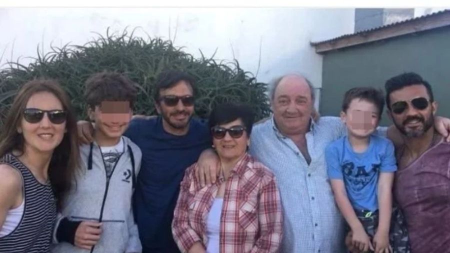 Carlos Cubero junto a su familia