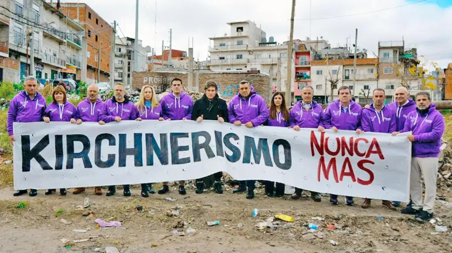 100825_milei_campaña_kirchnerismo_nuncan_mas_cedoc_g